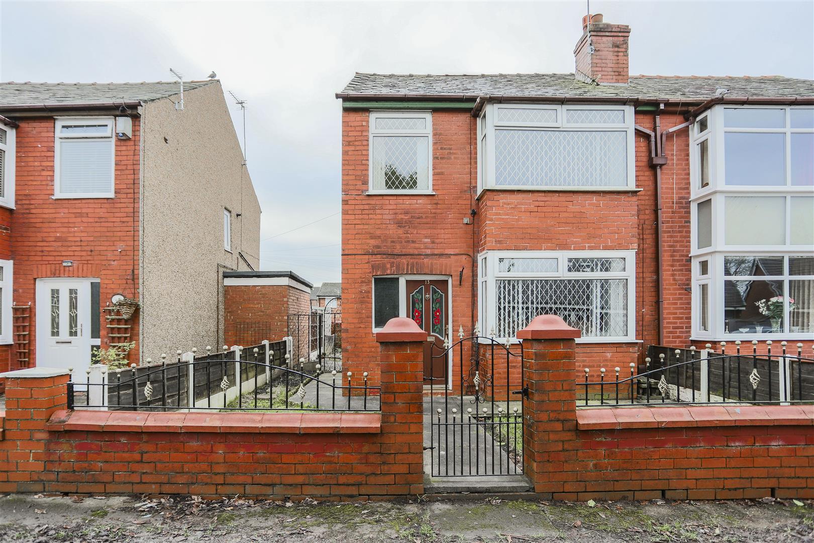 3 Bed Semi-detached House For Sale - Main Image